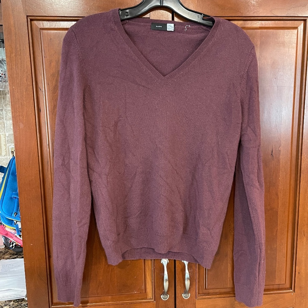 Saks Fifth Avenue Women's V-Neck Sweater in Plum